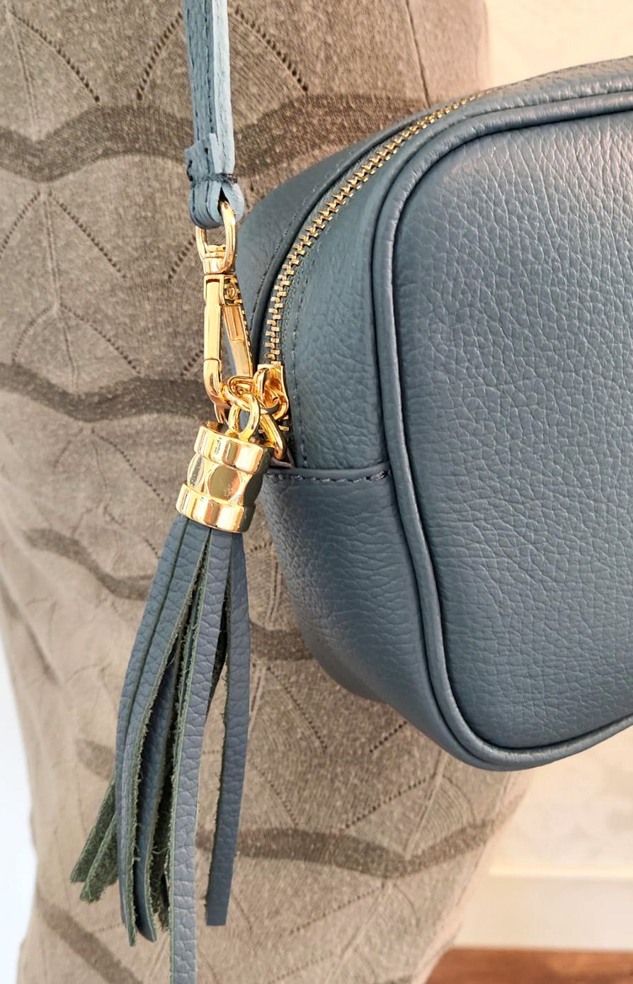 Bolso Estela. Bolso tipo neceser con borla - Imagen 2