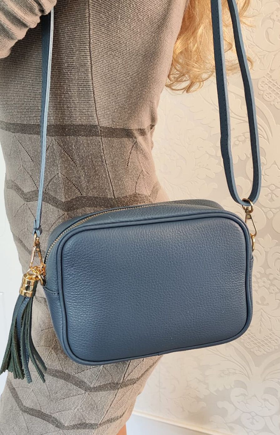 Bolso Estela. Bolso tipo neceser con borla - Imagen 3