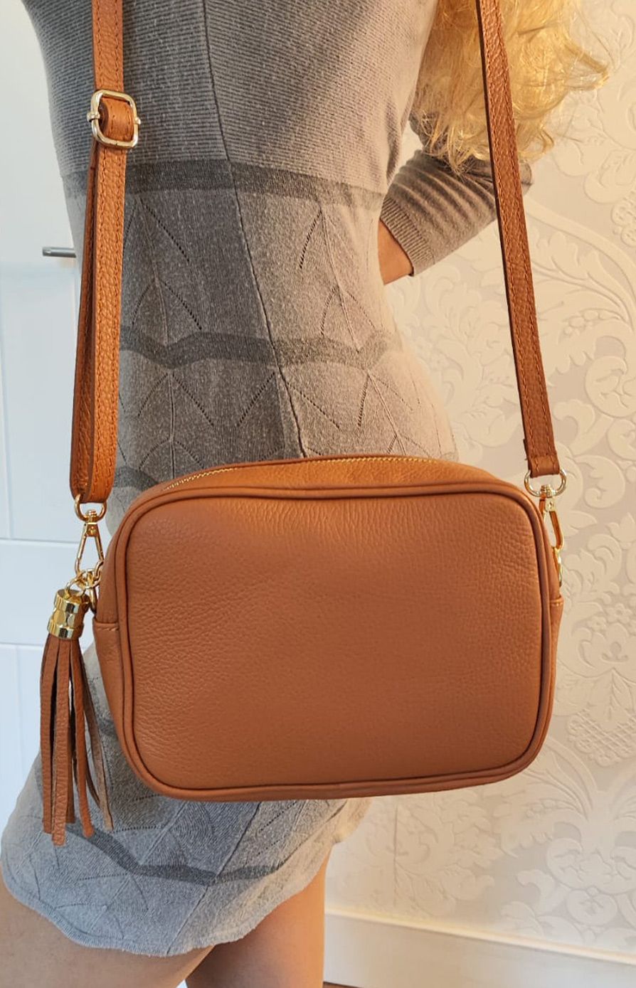 Bolso Estela. Bolso tipo neceser con borla - Imagen 8