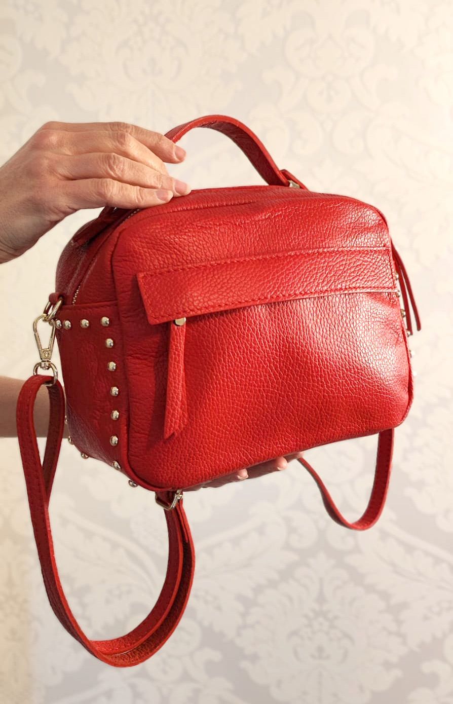 Bolso Noelia. Bolso tipo neceser con tachuelas