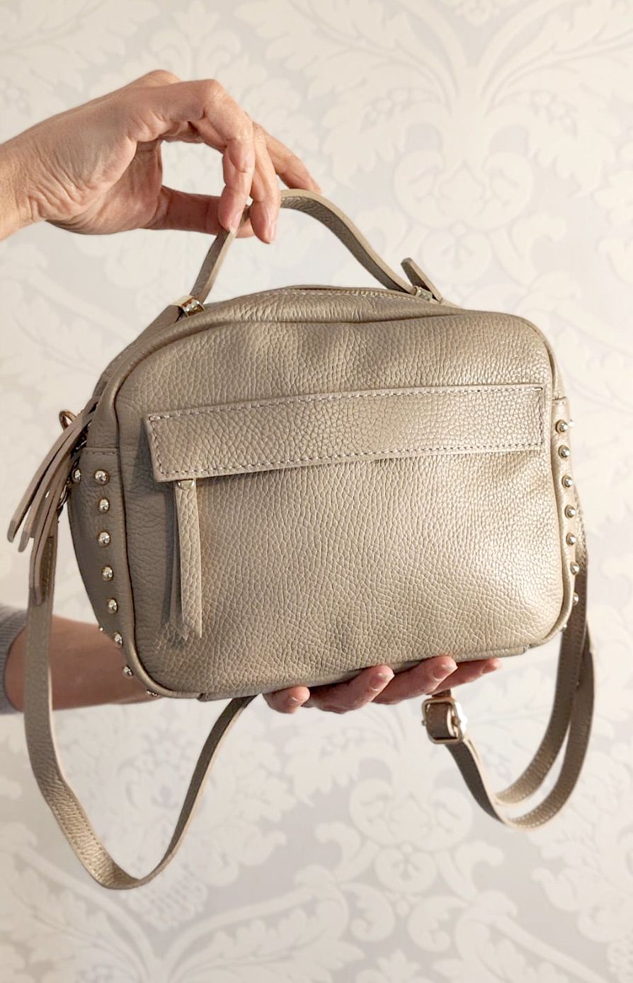 Bolso Noelia. Bolso tipo neceser con tachuelas - Imagen 6