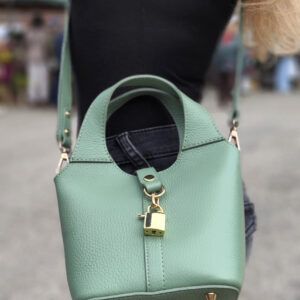 Bolso Candela. Bolsito con candado