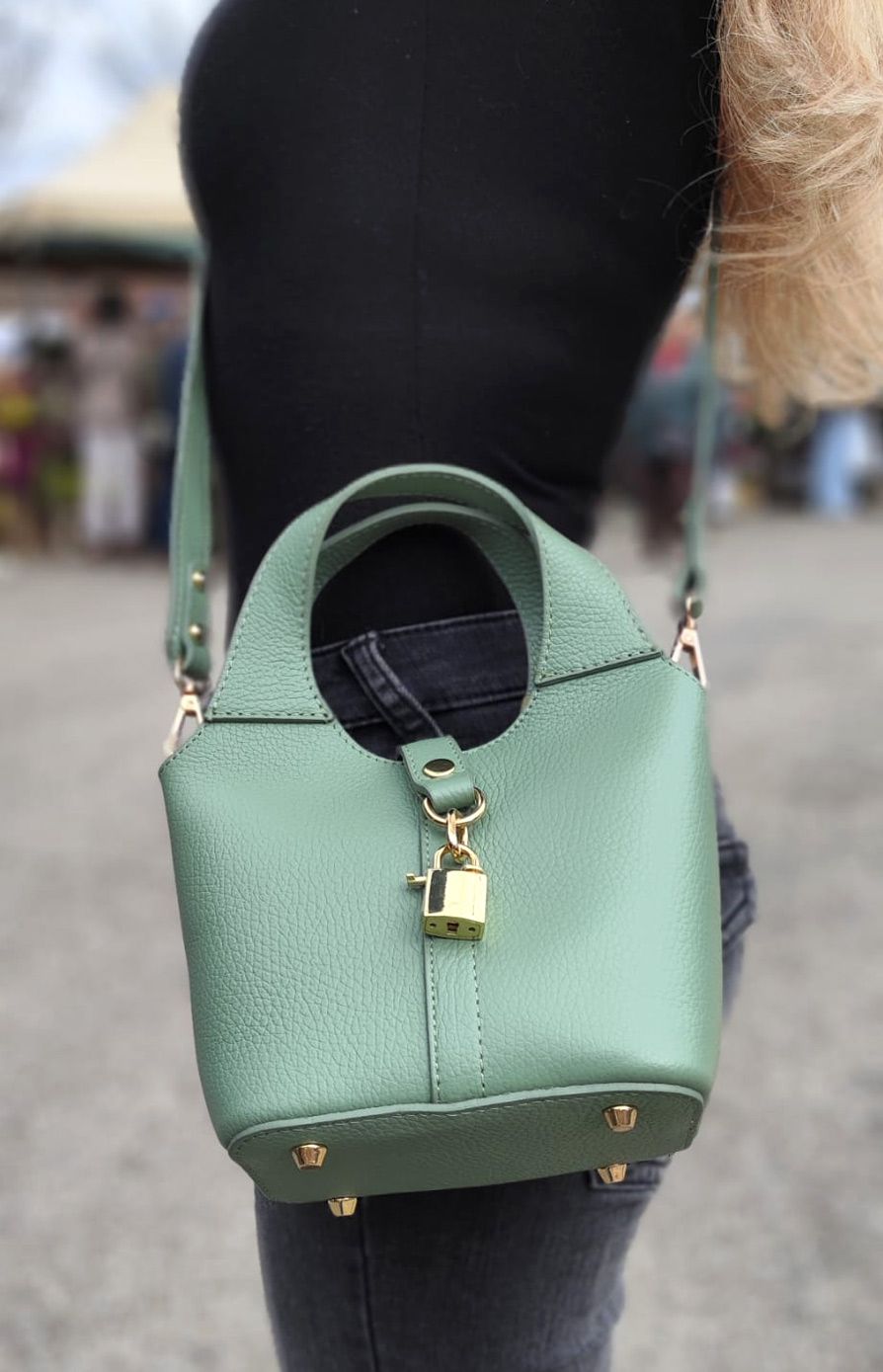 Bolso Candela. Bolsito con candado