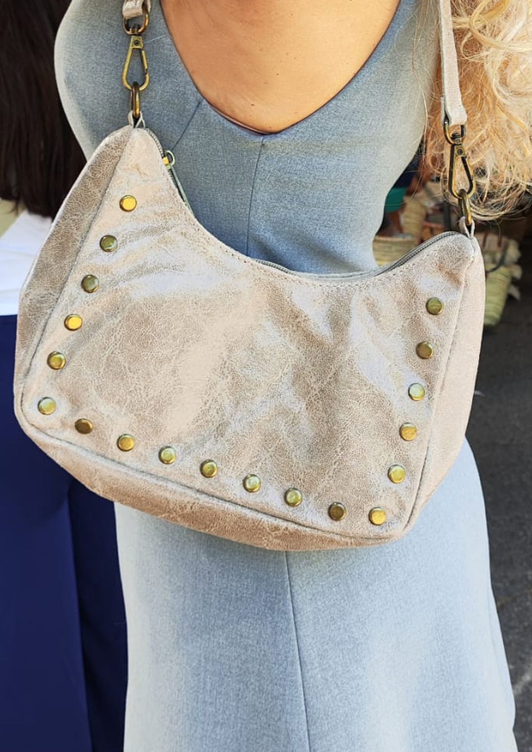 Bolso Laura. Bolso con tachuelas