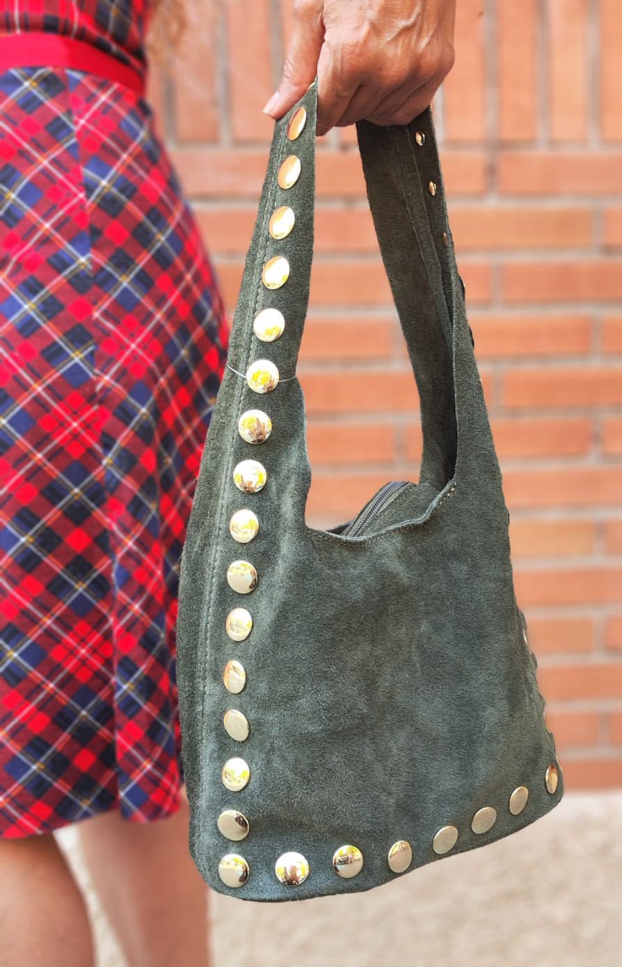 Bolso Vega. Bolso tachuelas doradas - Imagen 4