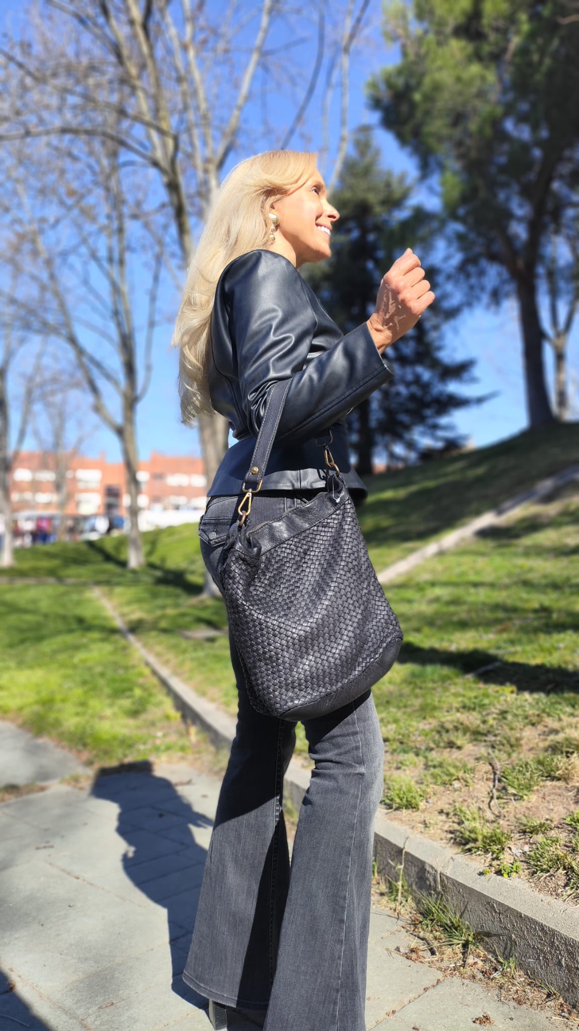 bolso de piel lavada trenzado a mano