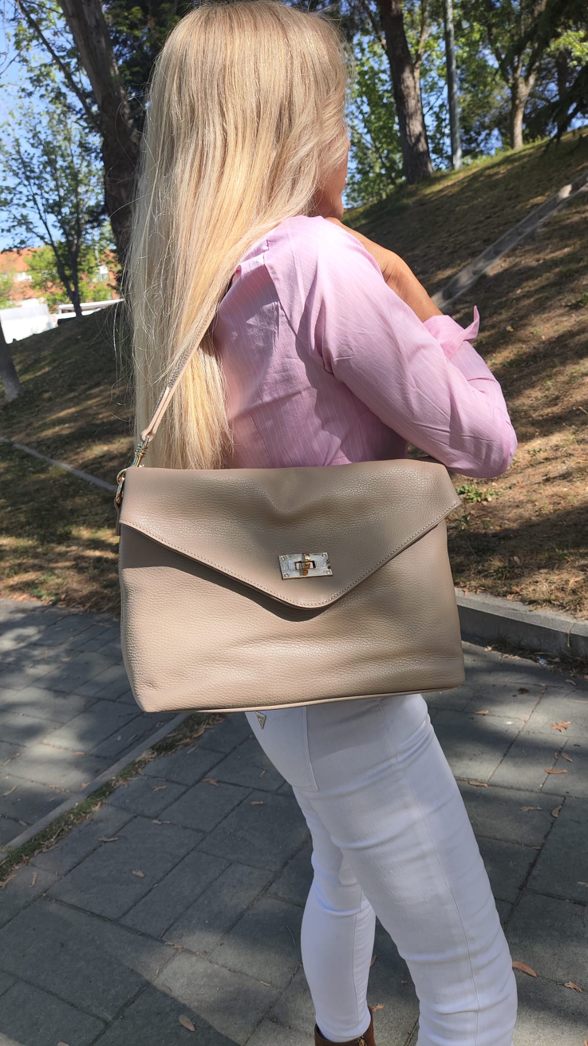 Bolso Lía. Bolso con cierre dorado - Imagen 2