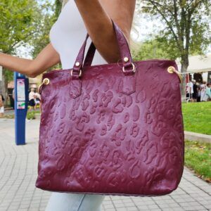 Bolso Davinia. Gran bolso en piel grabada