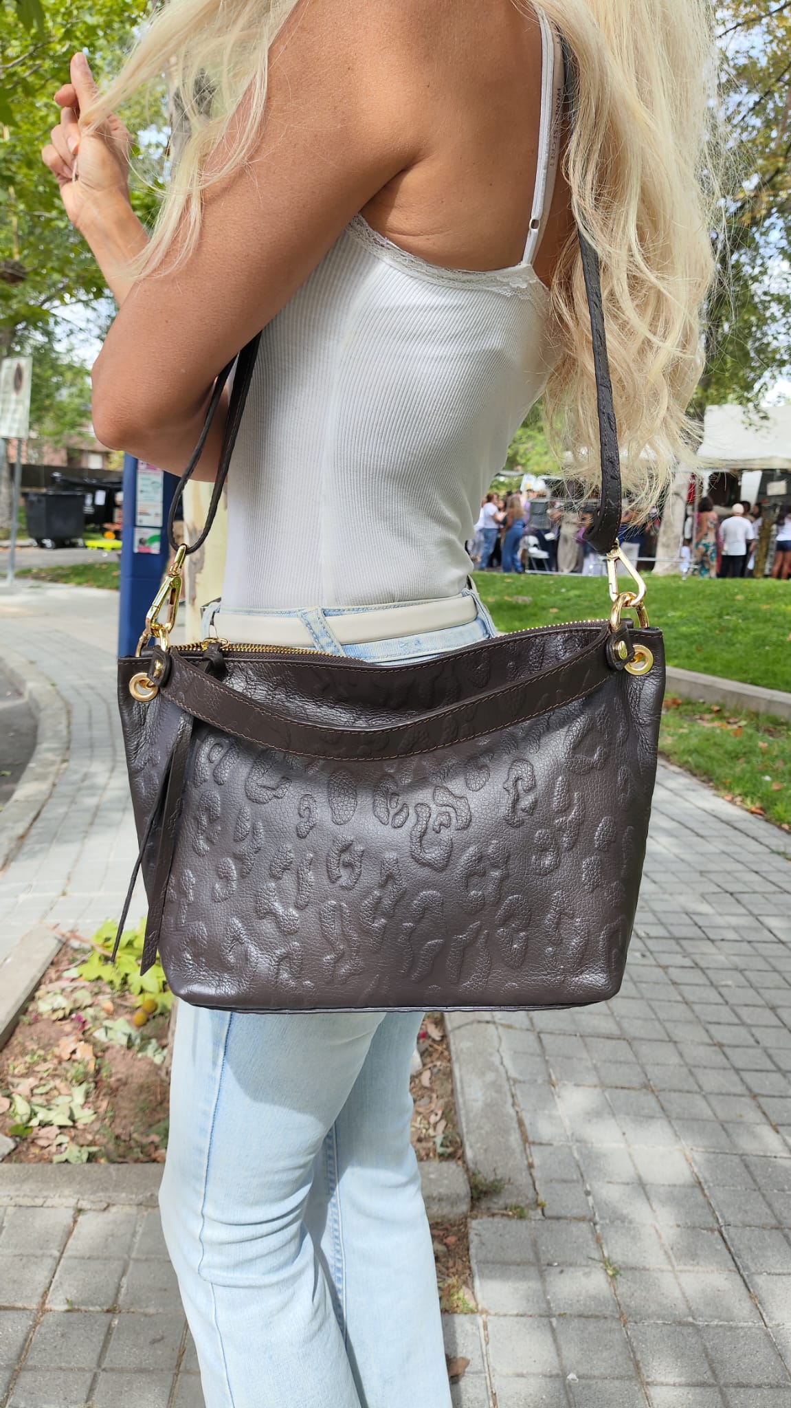 Bolso Esmeralda. Bolso en piel grabada - Imagen 6