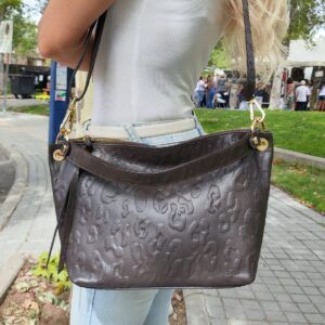 Bolso Esmeralda. Bolso en piel grabada